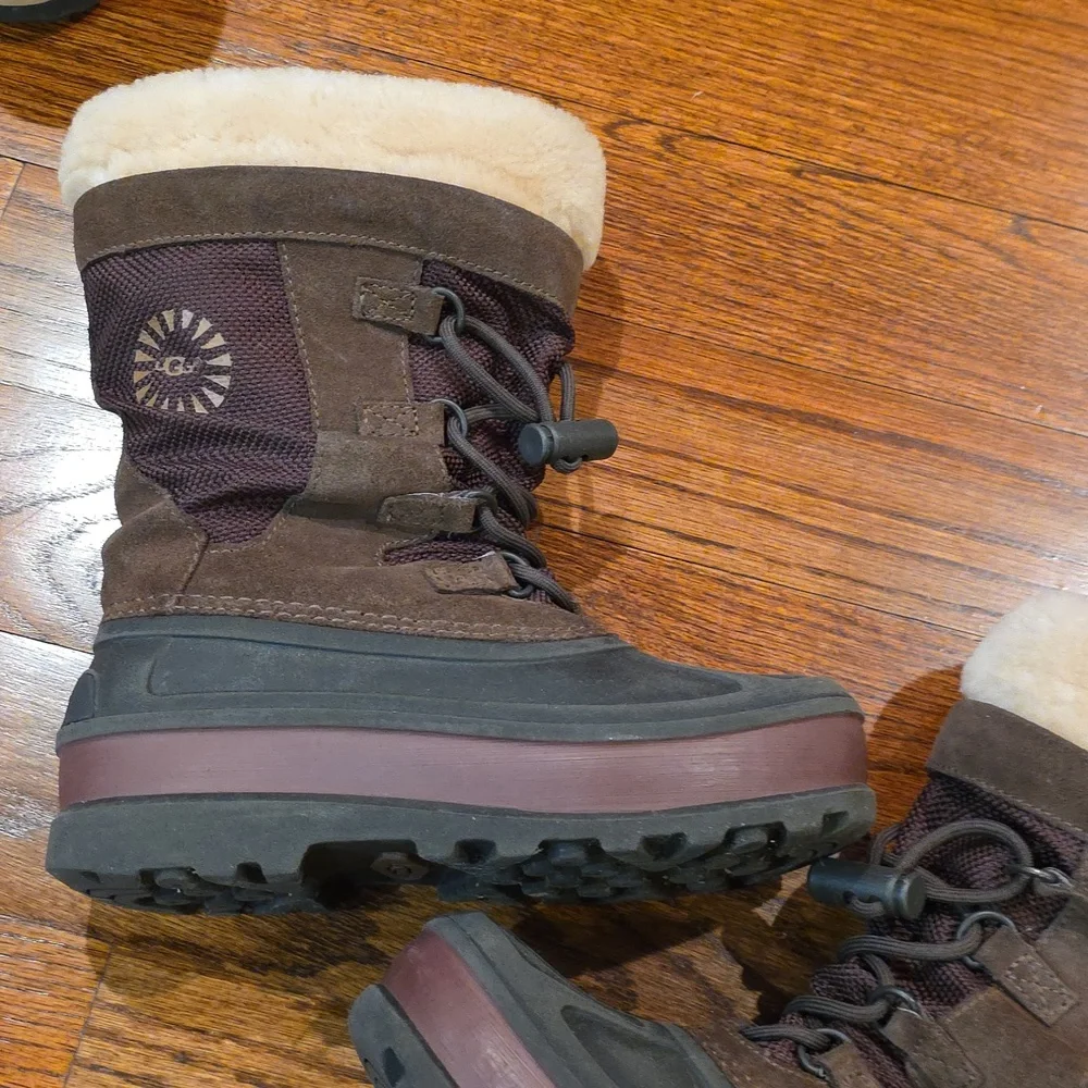 UGG Bobbey Kids Winter Boots Unisex Size 2